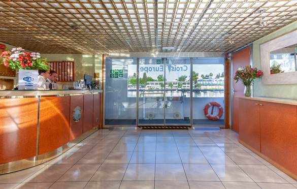 CroisiEurope MS La Belle de Cadix Reception 2 ©Alberto Dastis.jpg